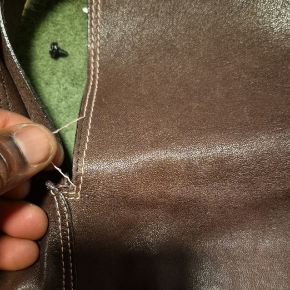 Stylish Brown Leather Shoulder Bag - Picture 10 of 12